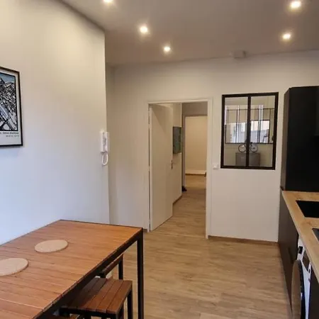 Le Faubourg Apartment *